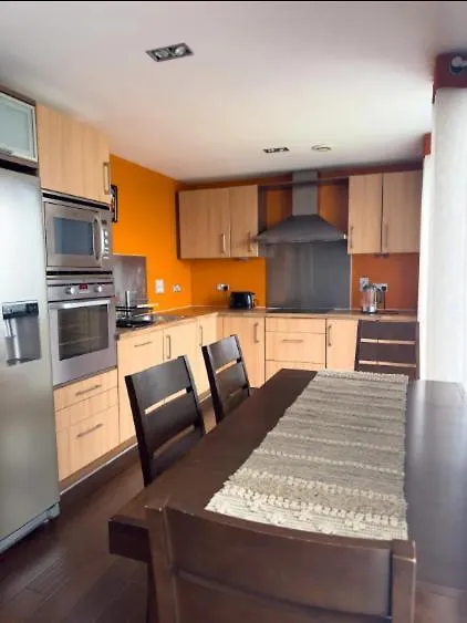 אדינבורו Very Large Three Bed Apartment בריטניה